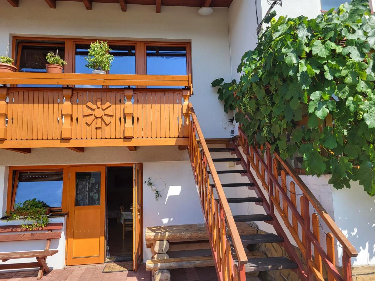 Privat Nika Hotel Závažná Poruba Exterior foto